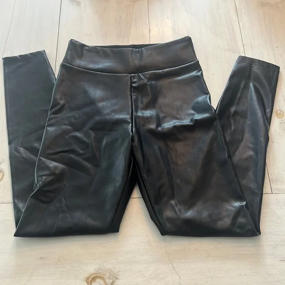 Abercrombie Vegan leather leggings Size Small - Picture 1 of 2